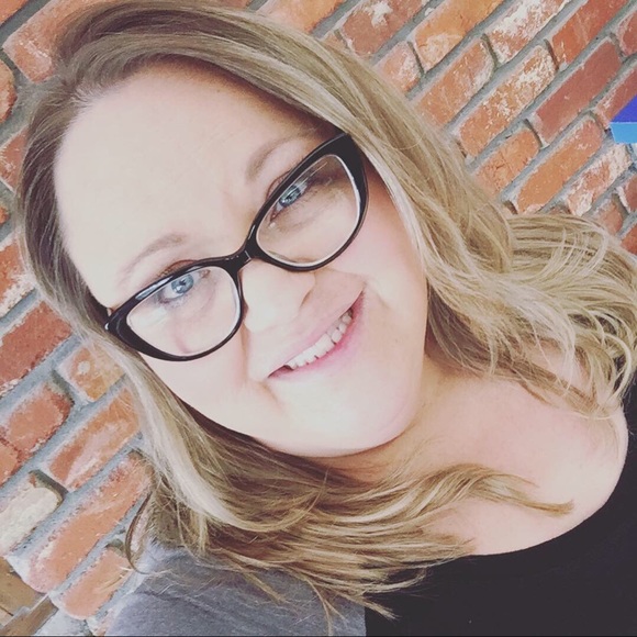 Meet your posher, Posh Ambassador Terrie - Picture 3 of 6